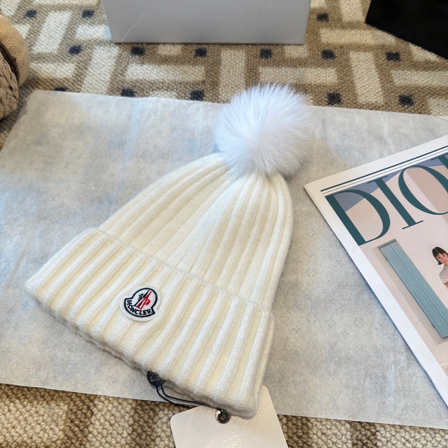 Premium Knit Beanie with Fox Fur Pom — Soft, Warm & Stylish