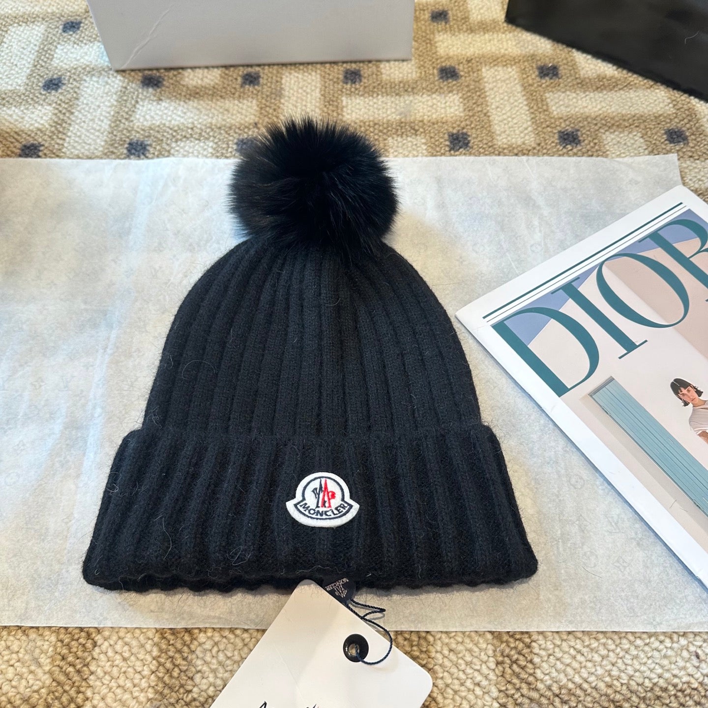 Premium Knit Beanie with Fox Fur Pom — Soft, Warm & Stylish