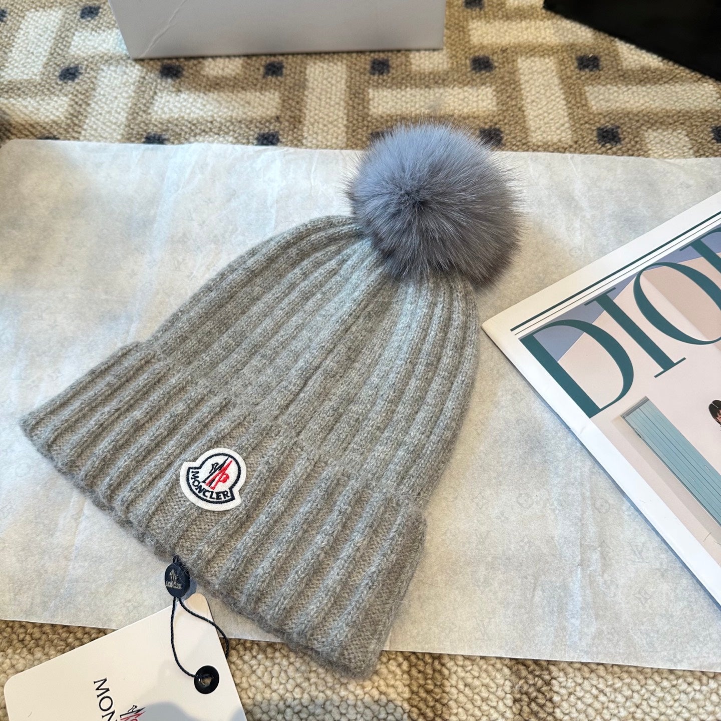 Premium Knit Beanie with Fox Fur Pom — Soft, Warm & Stylish