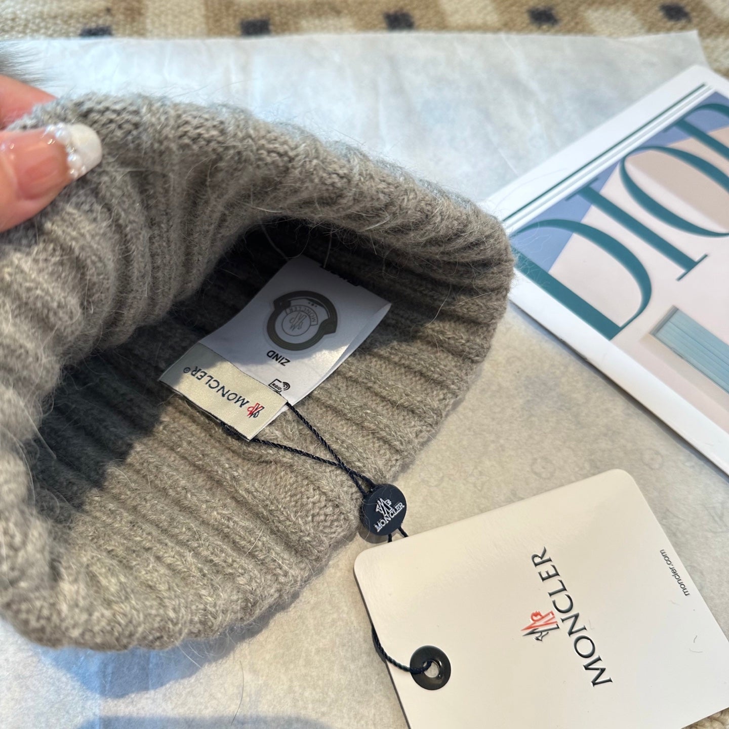 Premium Knit Beanie with Fox Fur Pom — Soft, Warm & Stylish