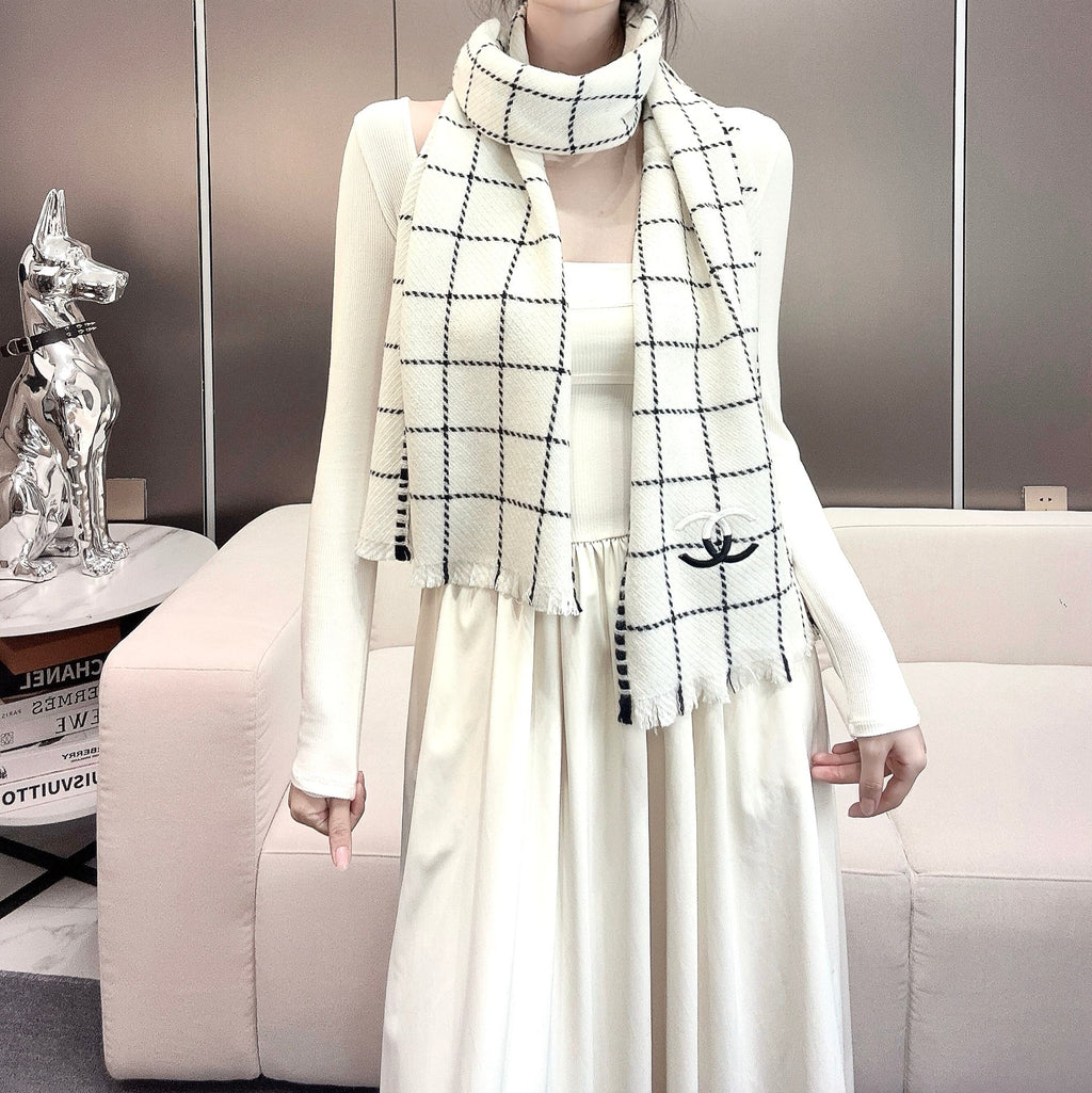 Luxury Scottish Cashmere Scarf — 100% Cashmere — 38 × 185 cm