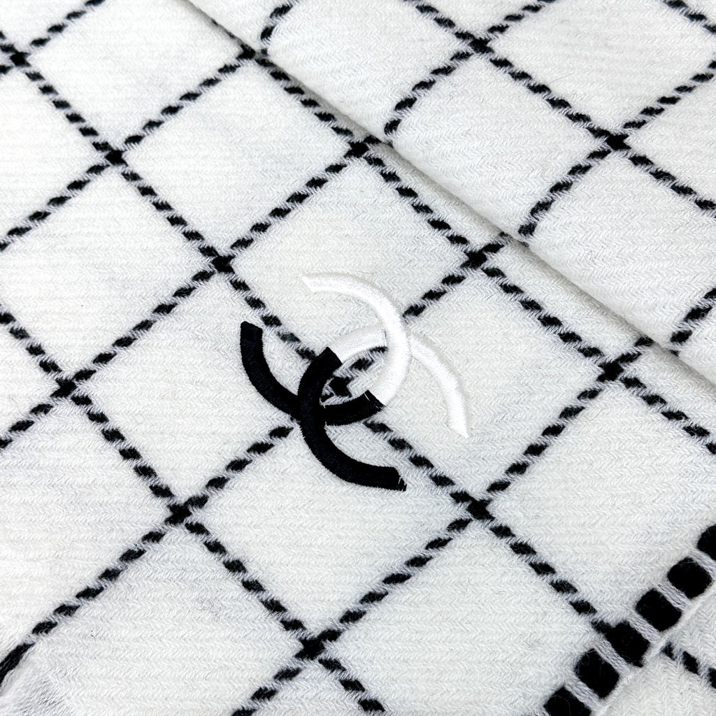 Luxury Scottish Cashmere Scarf — 100% Cashmere — 38 × 185 cm