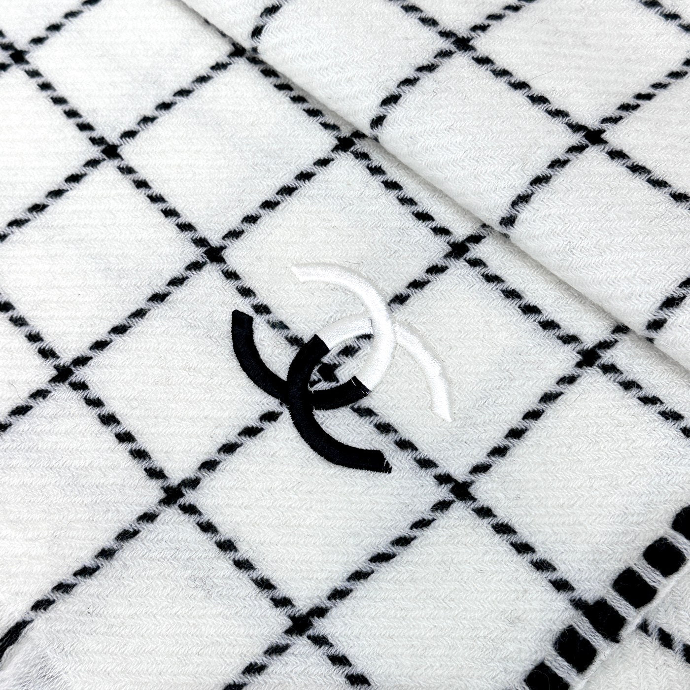 Luxury Scottish Cashmere Scarf — 100% Cashmere — 38 × 185 cm