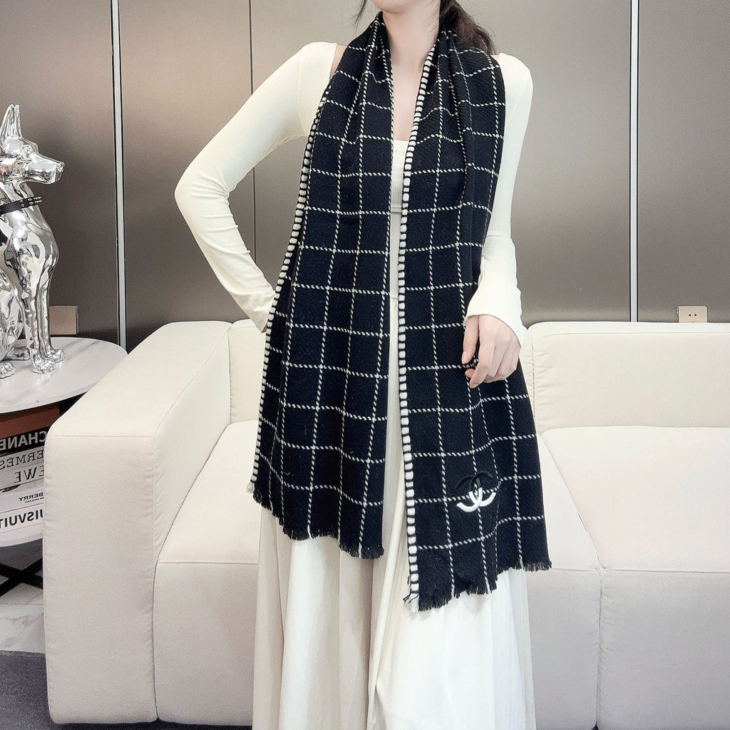 Luxury Scottish Cashmere Scarf — 100% Cashmere — 38 × 185 cm