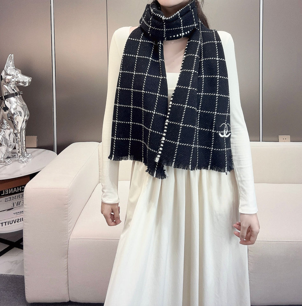 Luxury Scottish Cashmere Scarf — 100% Cashmere — 38 × 185 cm