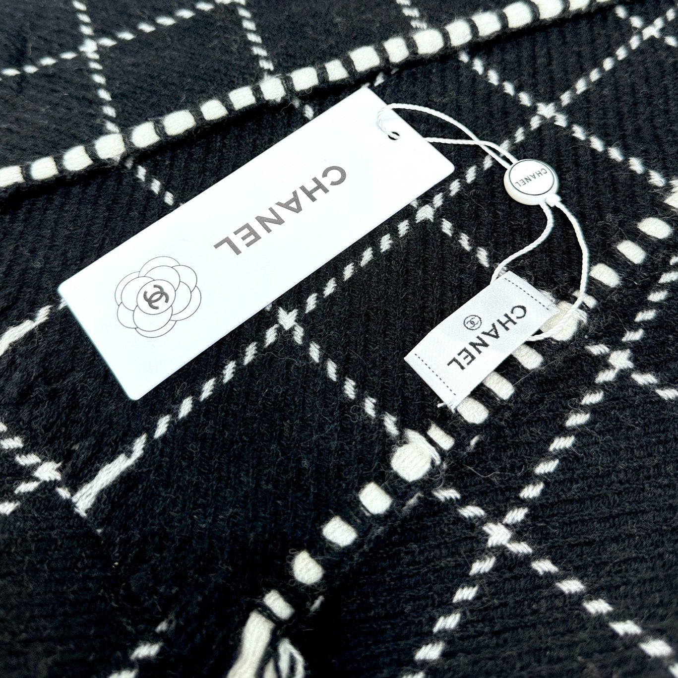 Luxury Scottish Cashmere Scarf — 100% Cashmere — 38 × 185 cm