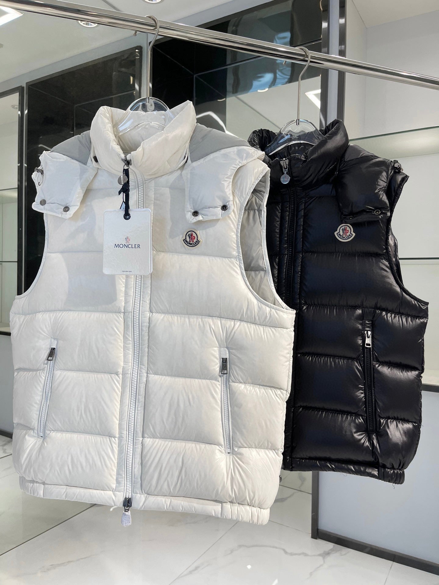 Classic Hooded Down Vest