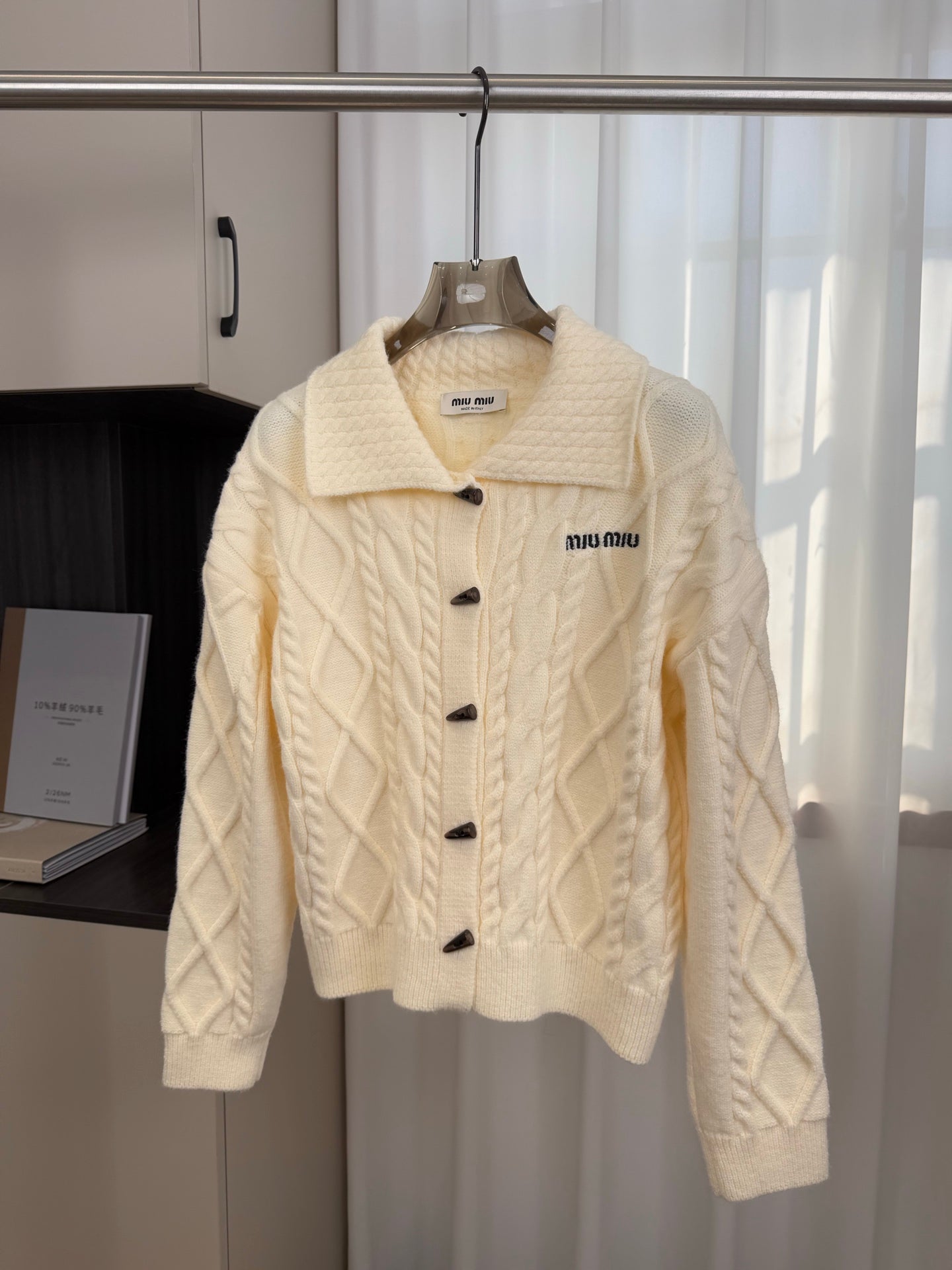 Cropped Retro Green Wool-Blend Sweater – Fall/Winter Essential