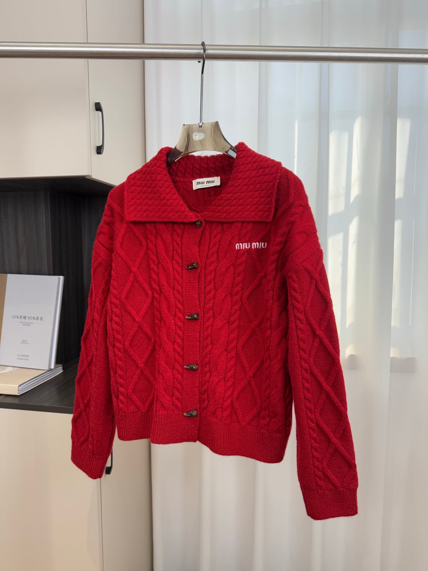 Cropped Retro Green Wool-Blend Sweater – Fall/Winter Essential