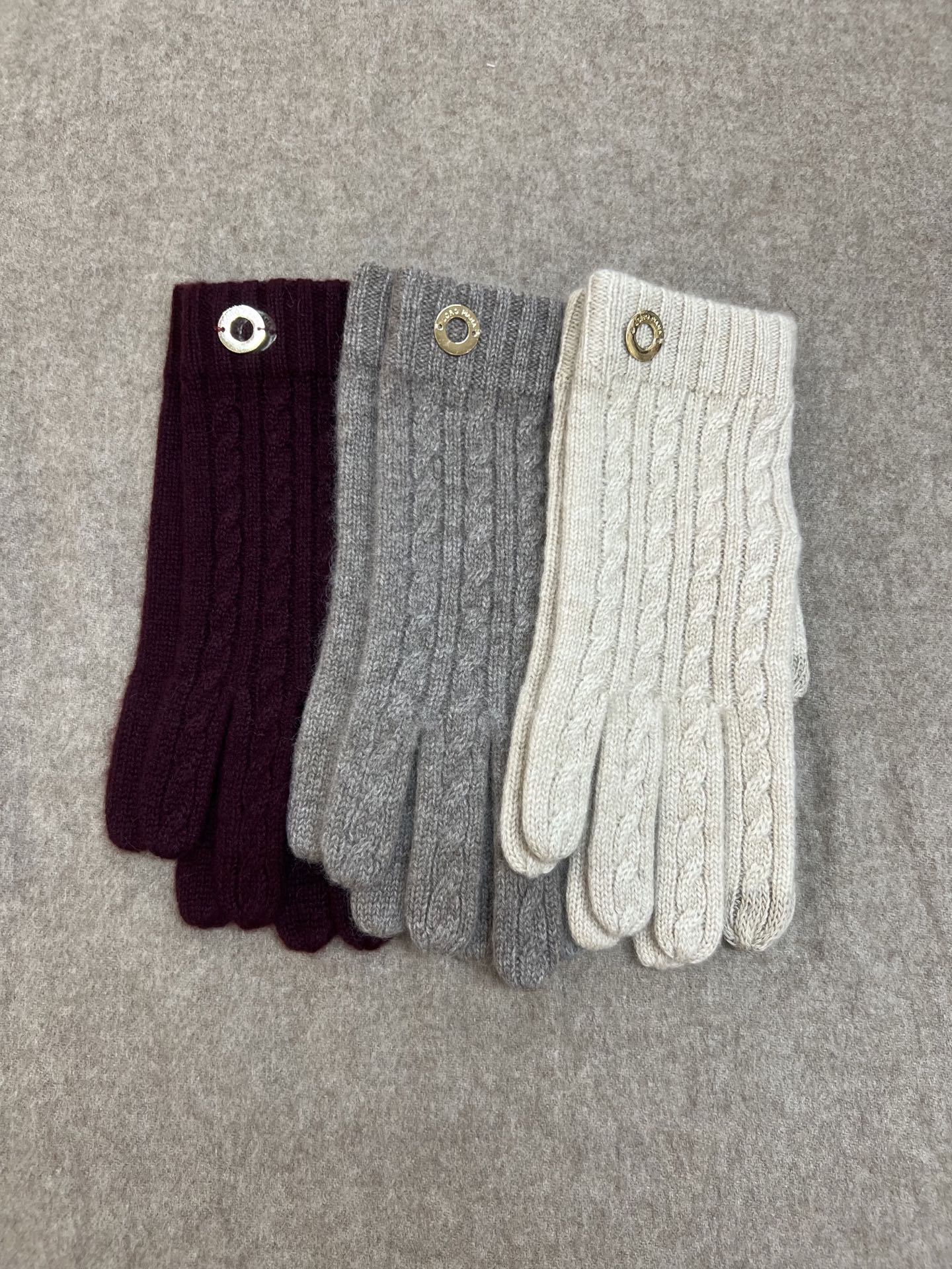Cable-Knit Cashmere Gloves