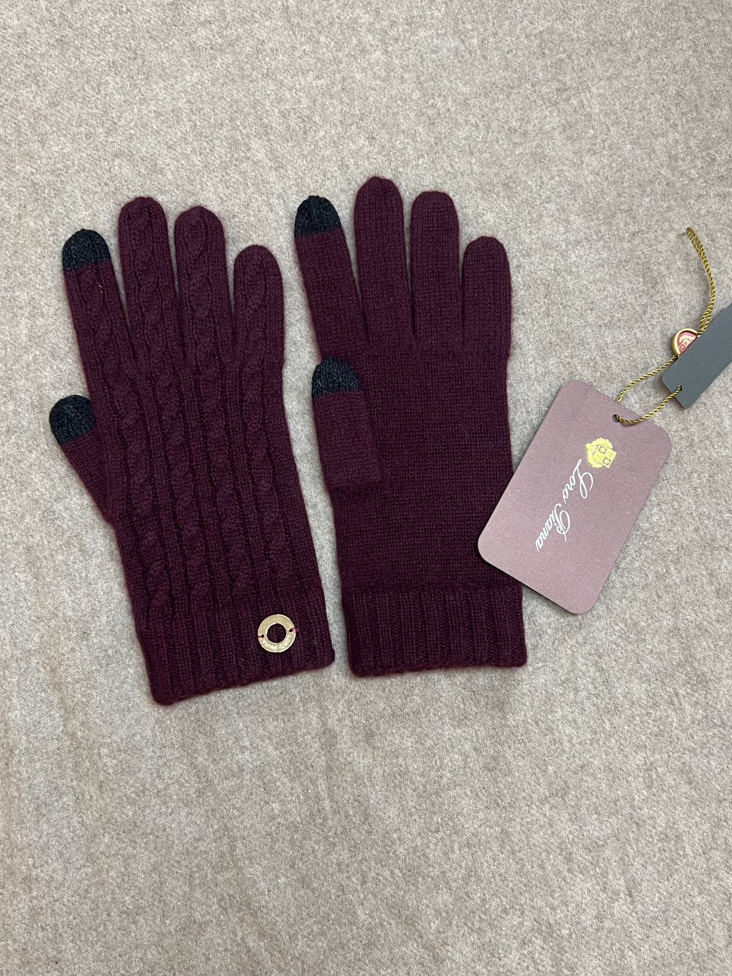 Cable-Knit Cashmere Gloves