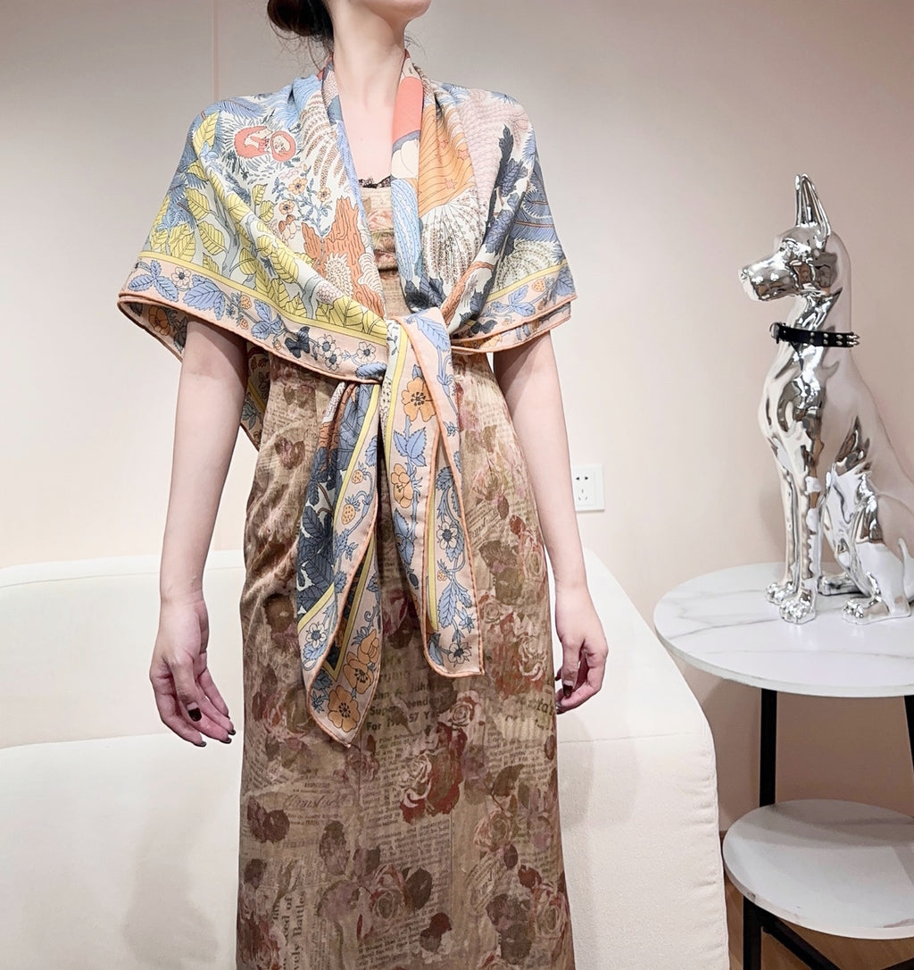 ew Luxury Double-Sided Cashmere & Silk Square Scarf — 135 × 135 cm