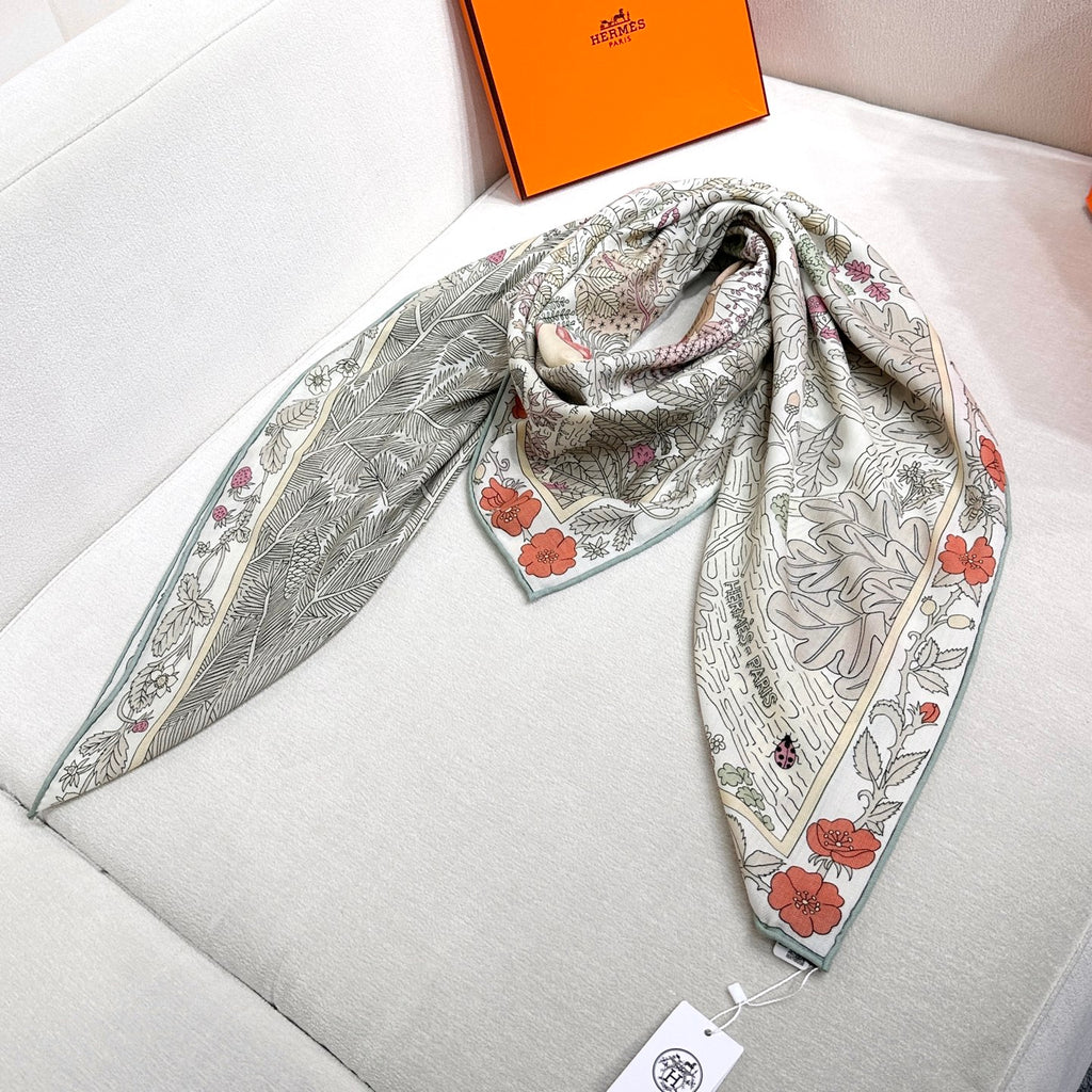 ew Luxury Double-Sided Cashmere & Silk Square Scarf — 135 × 135 cm