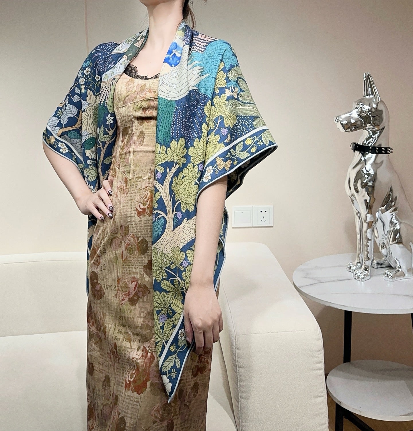 ew Luxury Double-Sided Cashmere & Silk Square Scarf — 135 × 135 cm