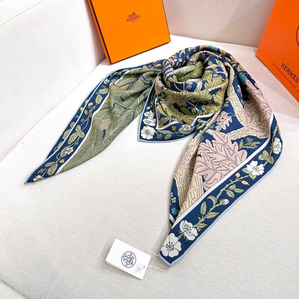 ew Luxury Double-Sided Cashmere & Silk Square Scarf — 135 × 135 cm