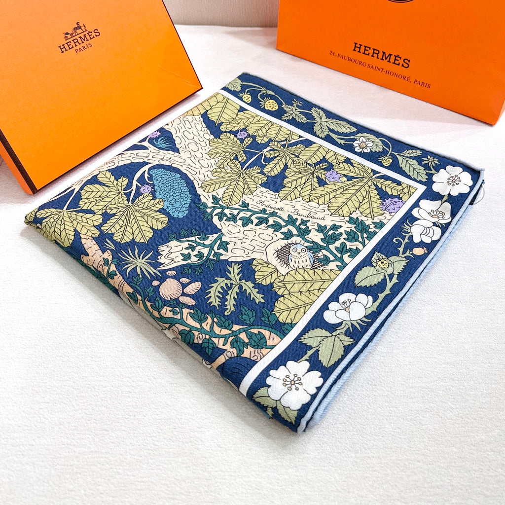 ew Luxury Double-Sided Cashmere & Silk Square Scarf — 135 × 135 cm