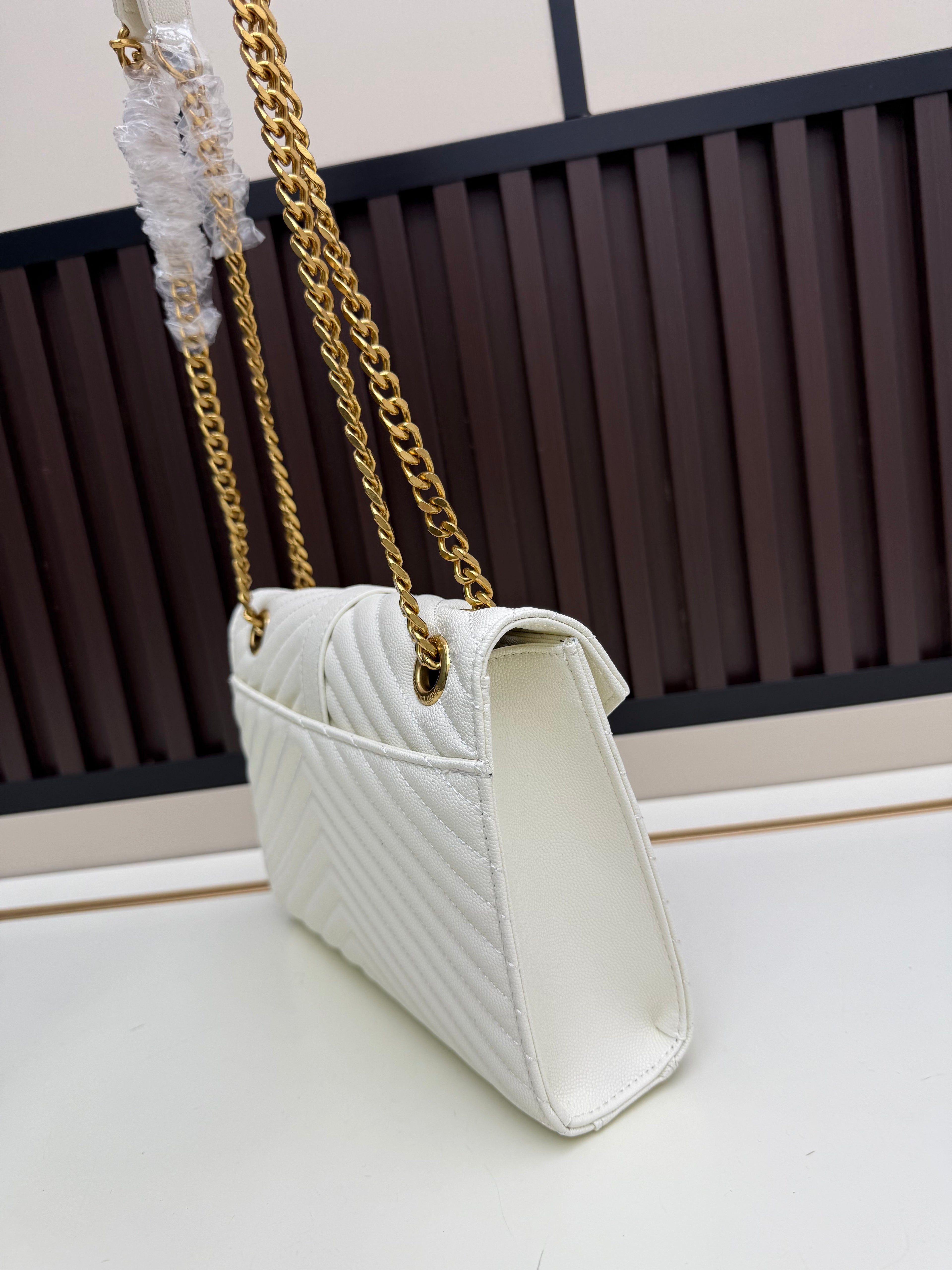 Medium Caviar Leather Chain Bag
