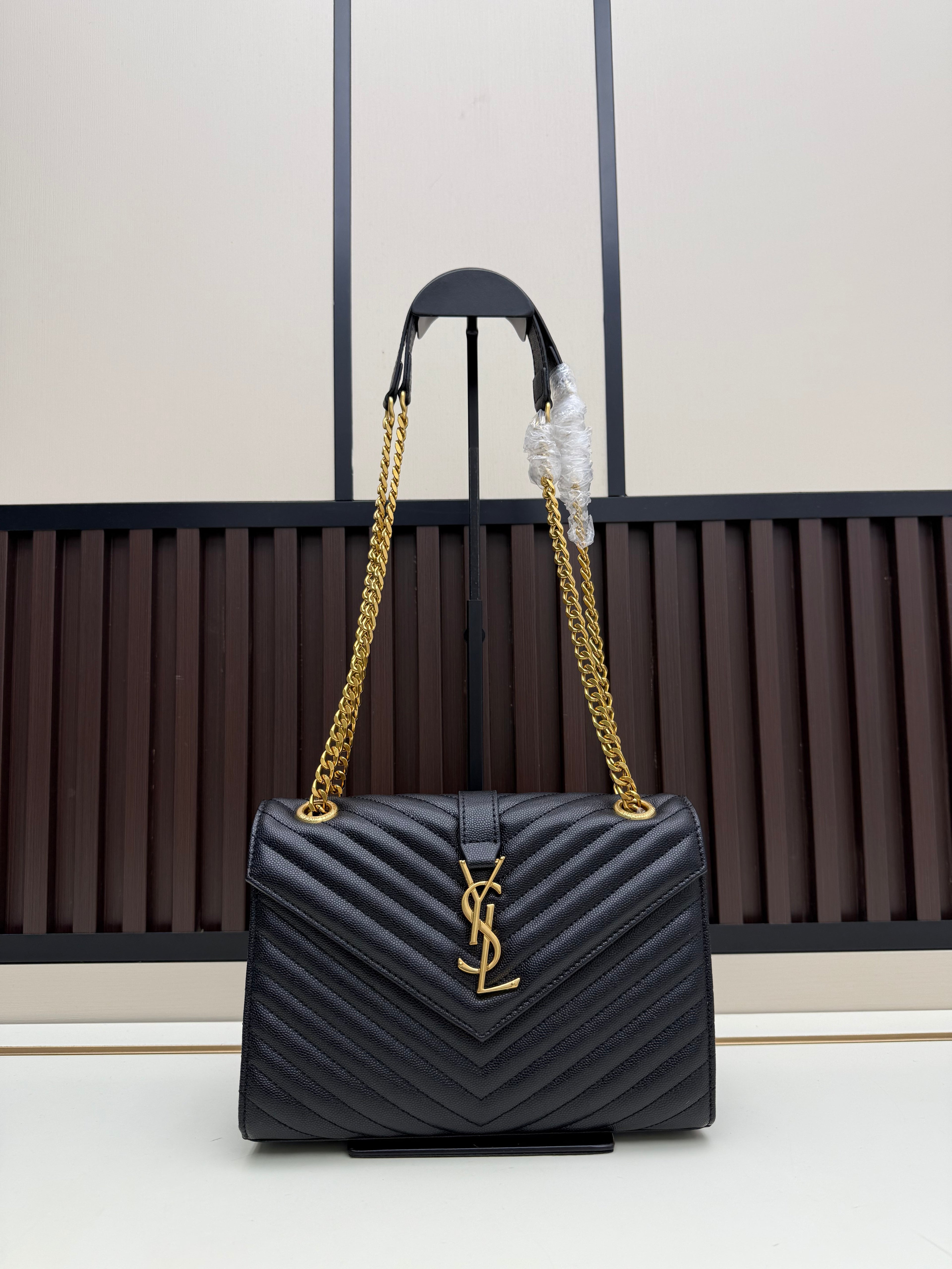 Medium Caviar Leather Chain Bag
