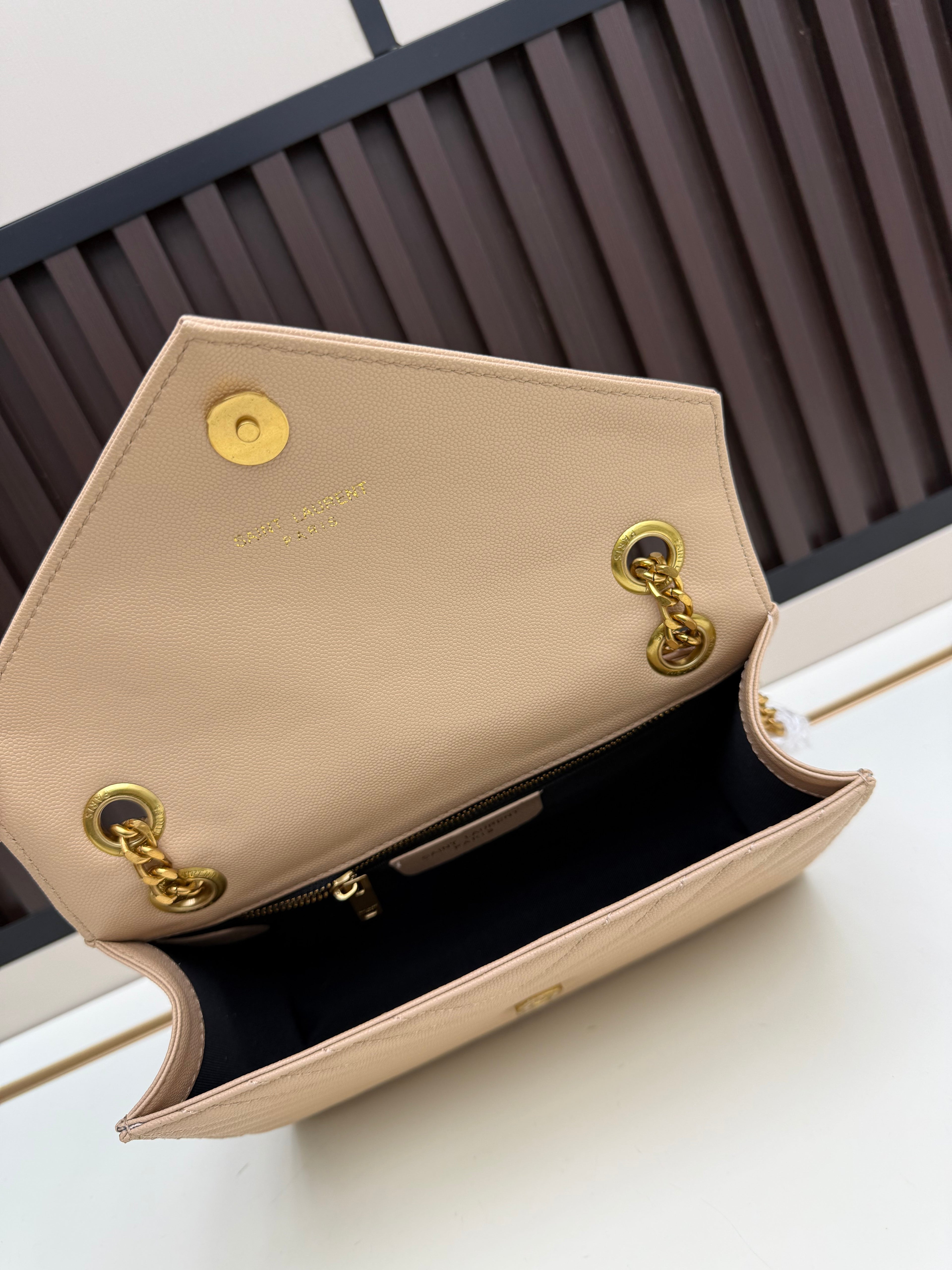 Medium Caviar Leather Chain Bag