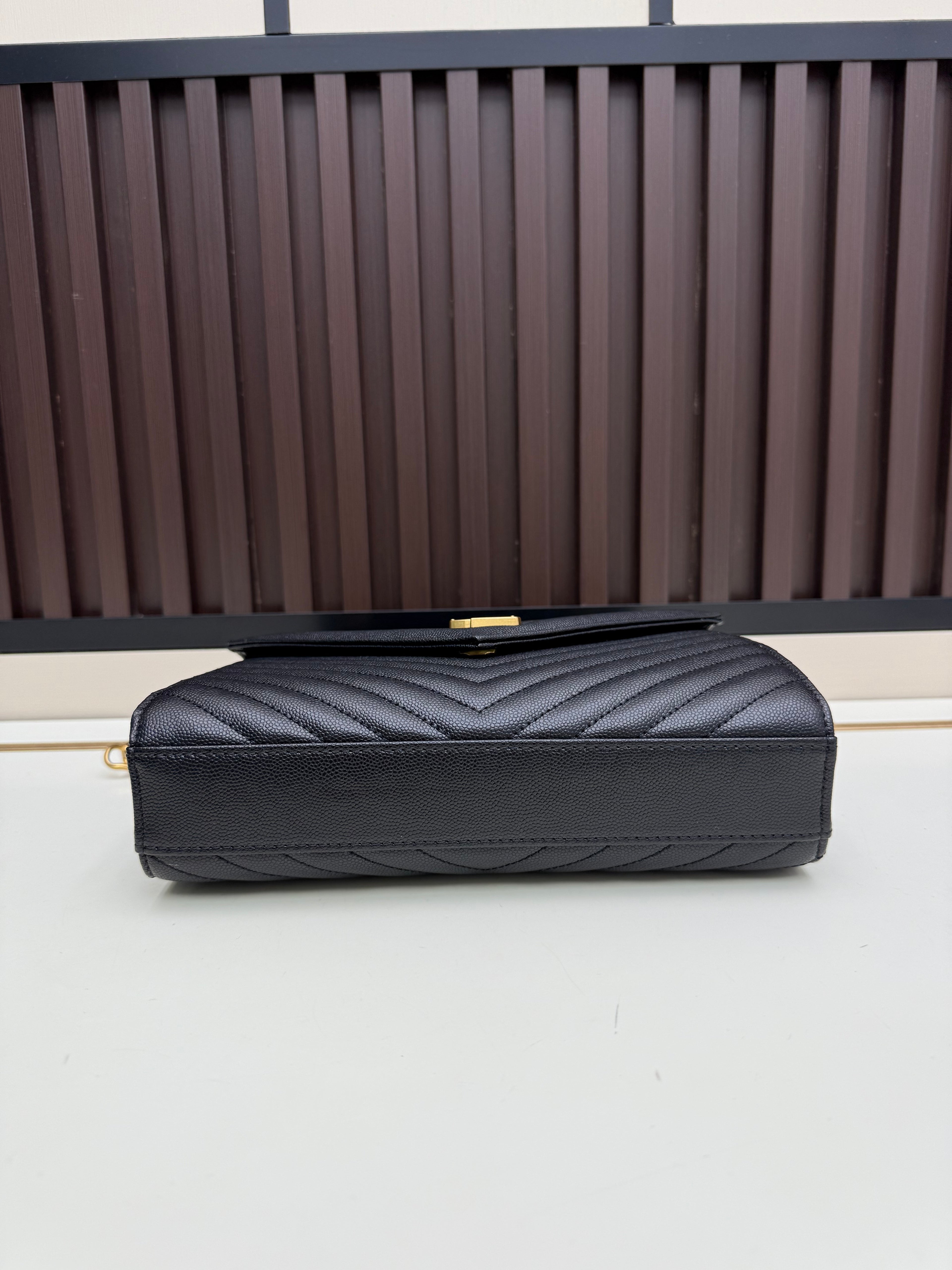 Medium Caviar Leather Chain Bag