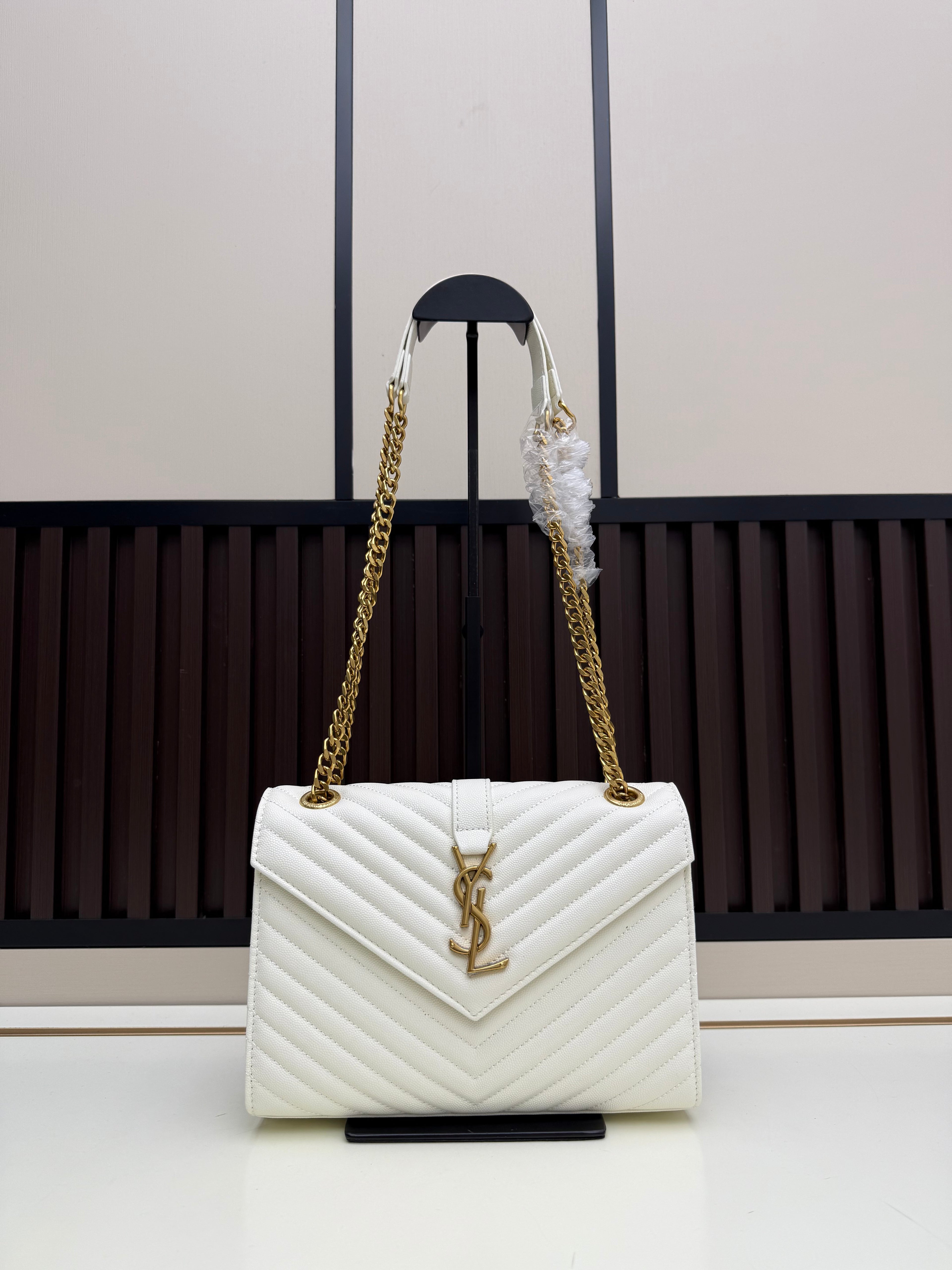 Medium Caviar Leather Chain Bag