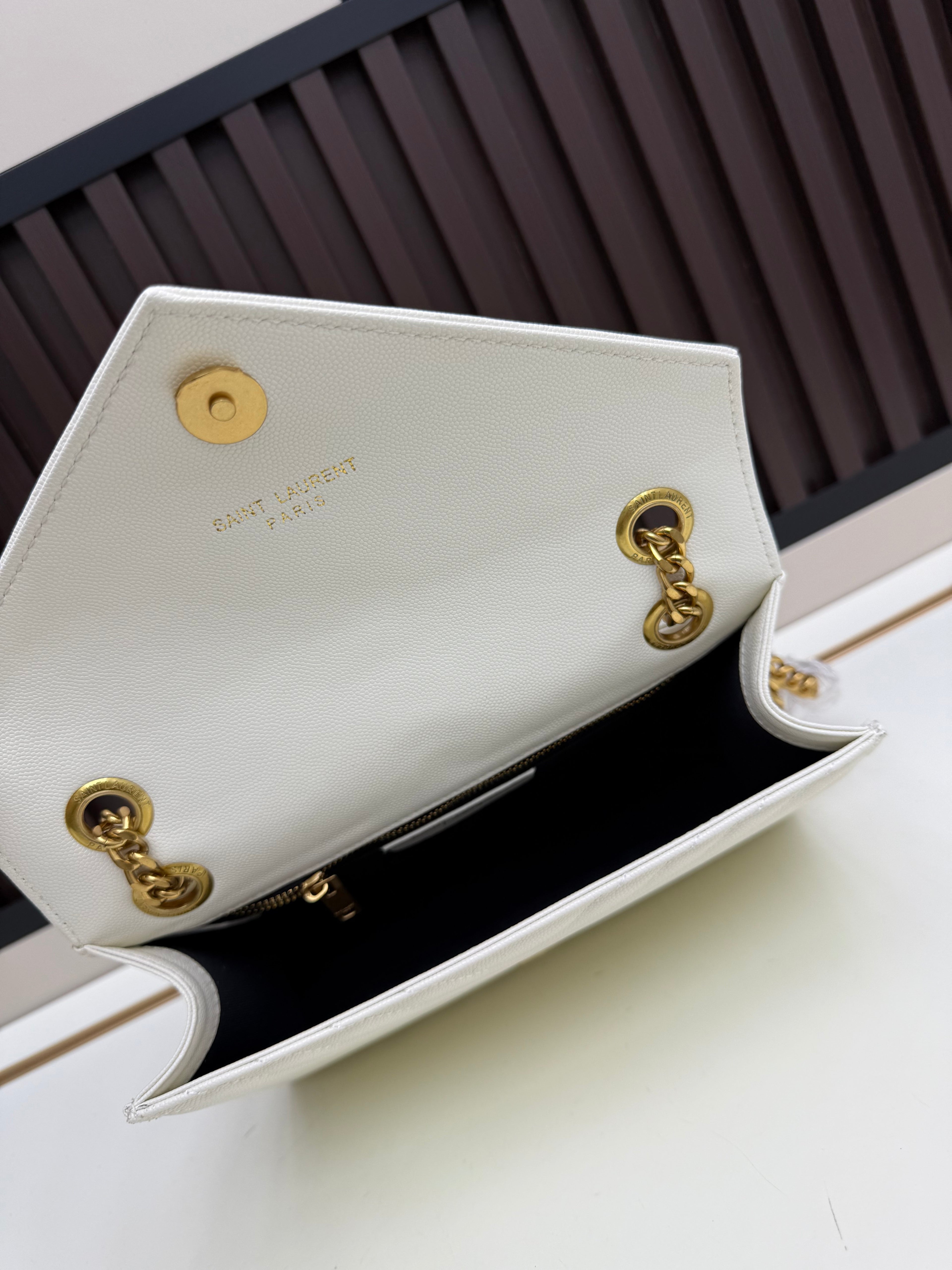 Medium Caviar Leather Chain Bag