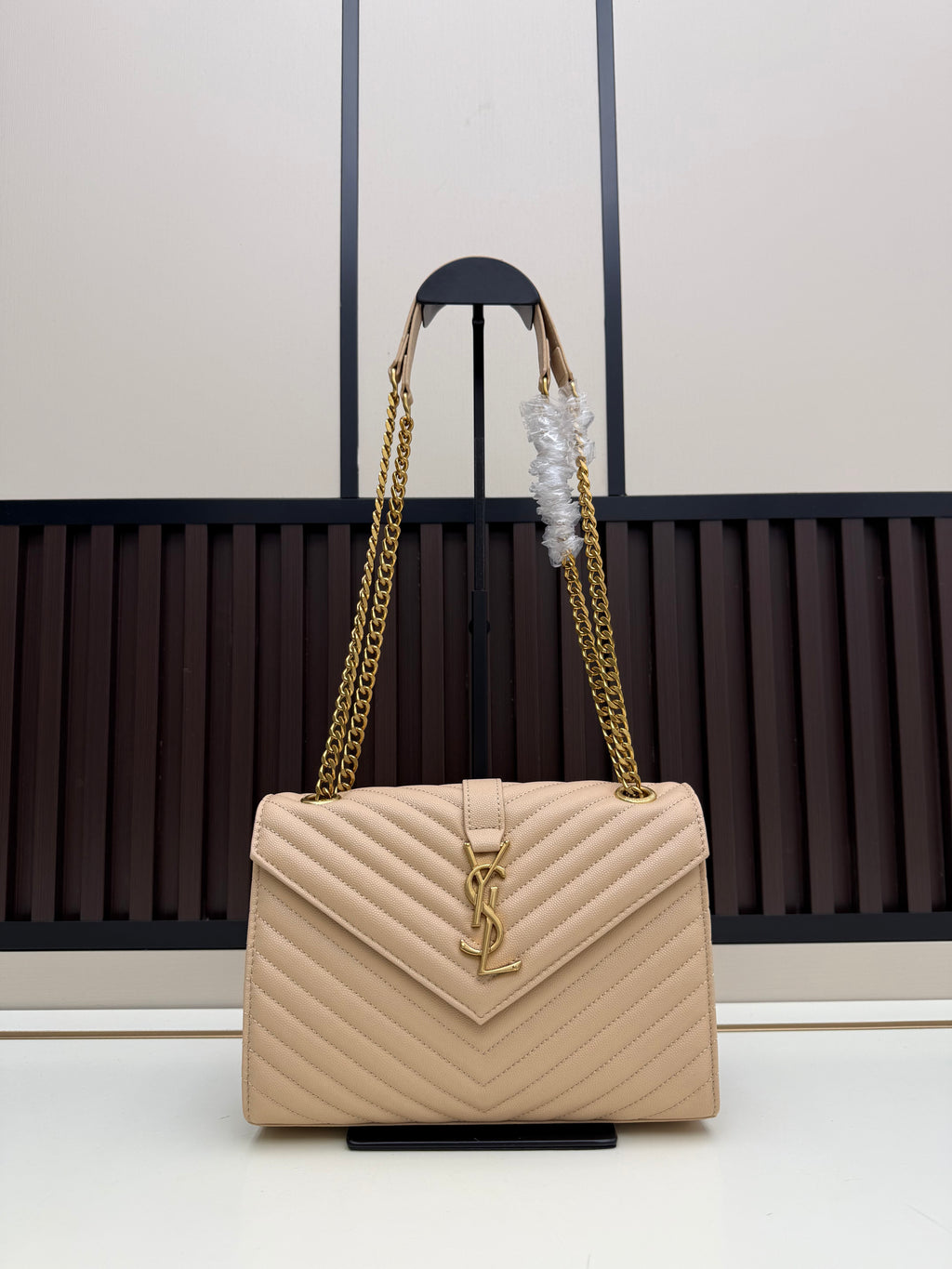 Medium Caviar Leather Chain Bag