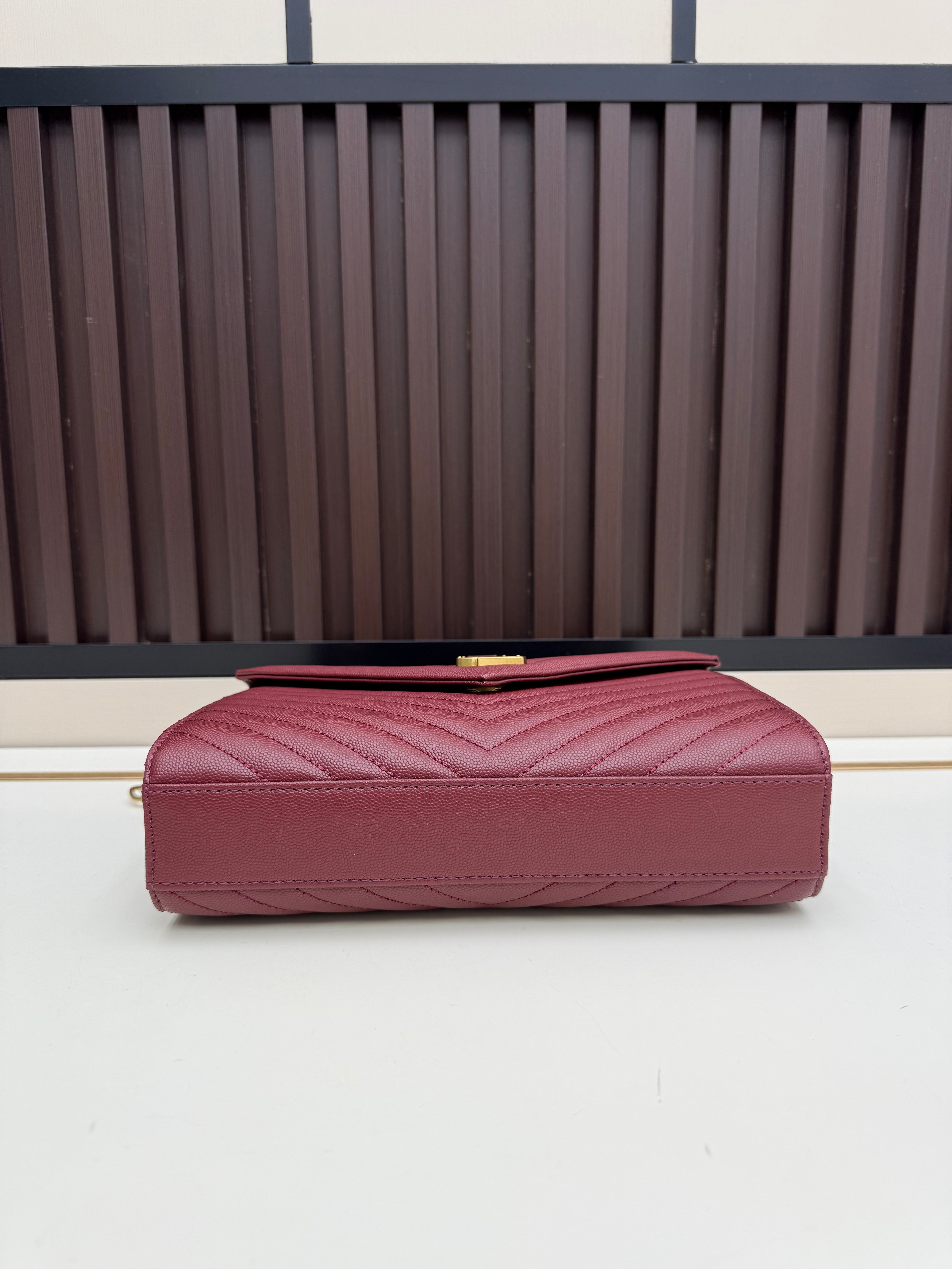 Medium Caviar Leather Chain Bag